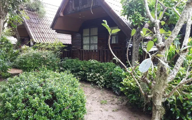 Amporn Riverside Resort