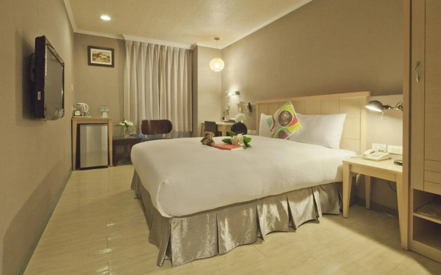 Just Enjoy Business Hotel