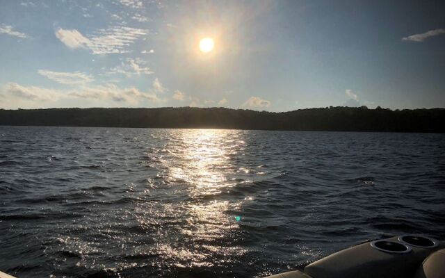 Active Lakeview Escape