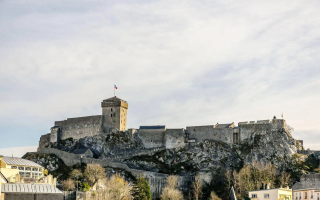 Helgon Hotel – Lourdes Pyrenees