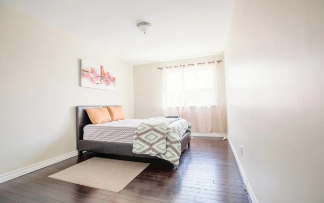 Private & Comfy 2 Bedroom Near Downtown