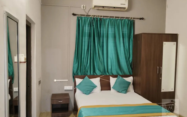 6 CR Hotel Natraj Aurangabad