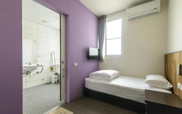 Travelers Plus - Hostel