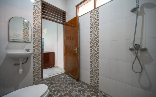 OYO 4003 Ceria Guesthouse SeminyakNearSeminyak Beach
