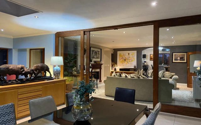 The Ridgeback, 4 Bedroom House Bryanston