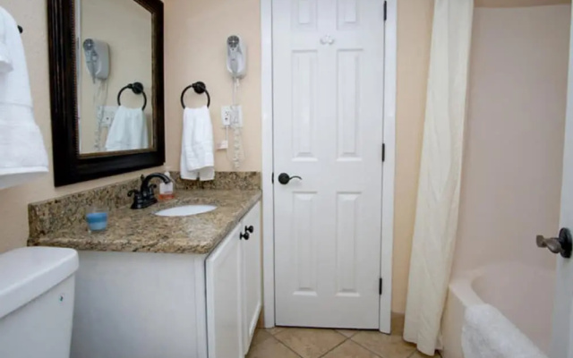 Palms Resort by Elliott Beach Rentals