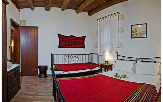 Villa Aloni-traditional Stone Villa With Nice View,pool and Garden