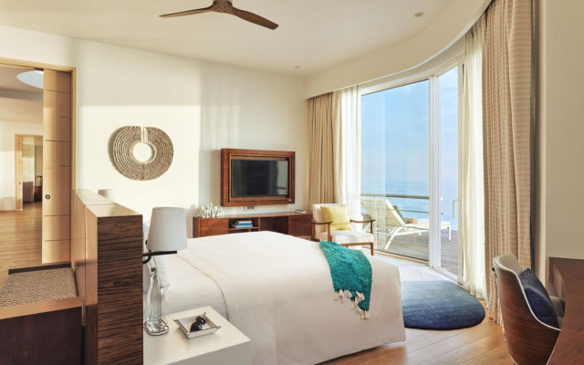 Jumeirah Olhahali Island