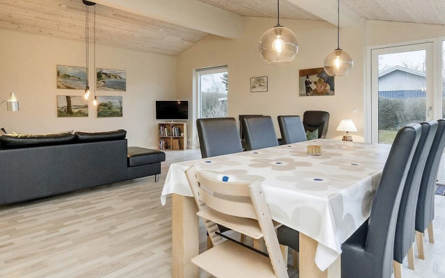 6 Person Holiday Home in Stubbekobing