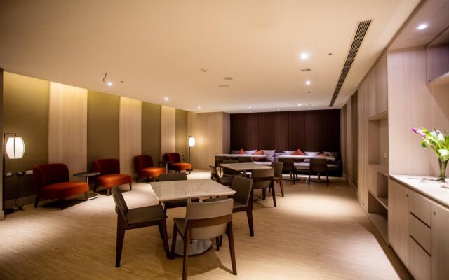 Fullon Hotel Taoyuan Airport Access MRT A8