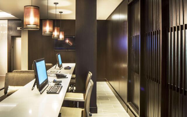 DoubleTree by Hilton Hotel Largo/Washington DC
