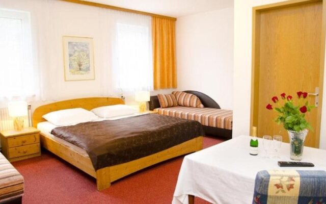 Pension Parzer Pressbaum bei Wien