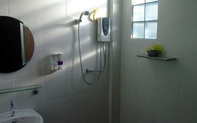I Ya Guesthouse