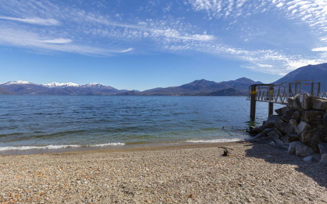 Blu Lake Apartment on Ghiffa Beach