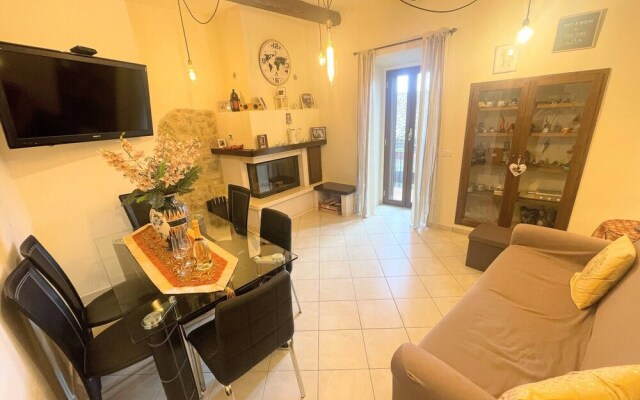 "elegant Apt - Spoleto A1 - Train Station 2 kms - Sleeps 6"