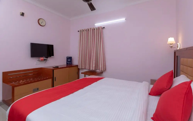 Oyo 17224 Swarnam Residency