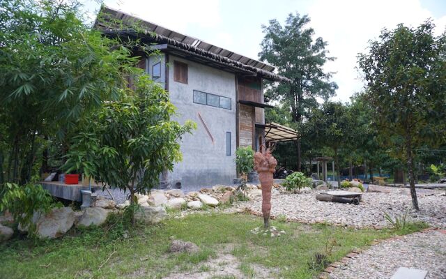 See-Din Studio & FarmStay