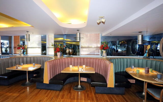 James Bay Inn Hotel & Suites