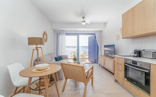 Lefkada Blue Luxury Apartments B1, Perigiali deck level