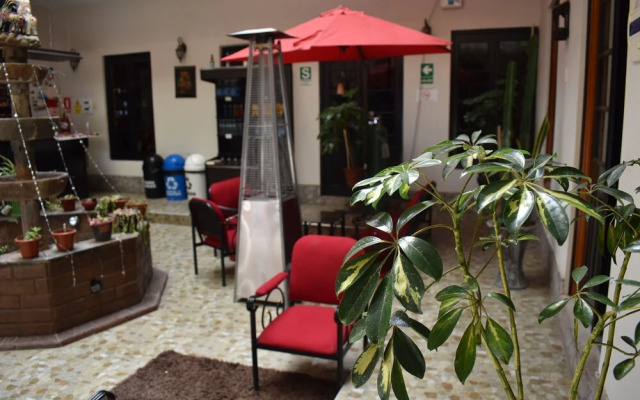 Colonial Plaza Hotel