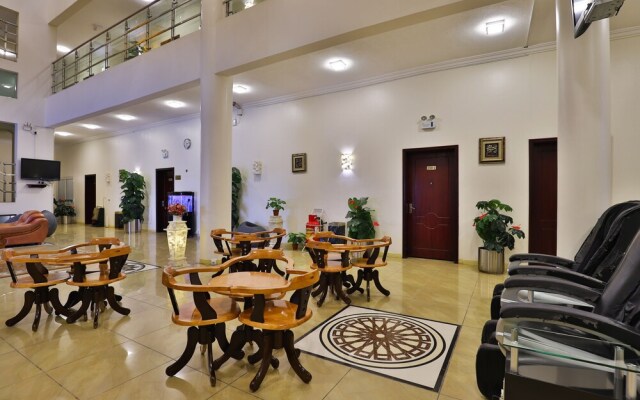 OYO 227 The New Address Hotel