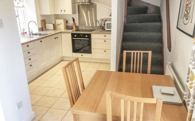 9 Swallow Court