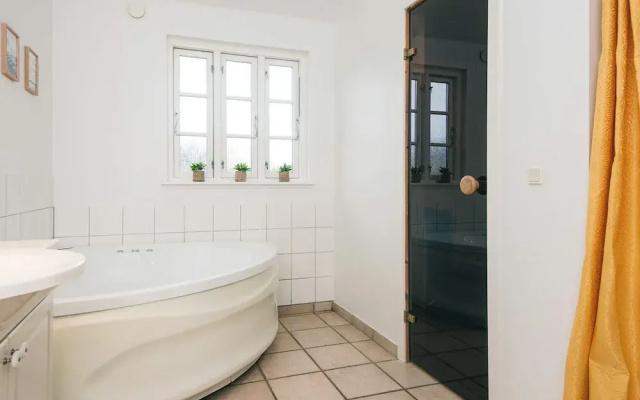 8 Person Holiday Home in Aabenraa-by Traum