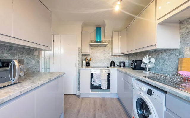 Braybrooke Bliss - 3 Bedroom House in Basildon