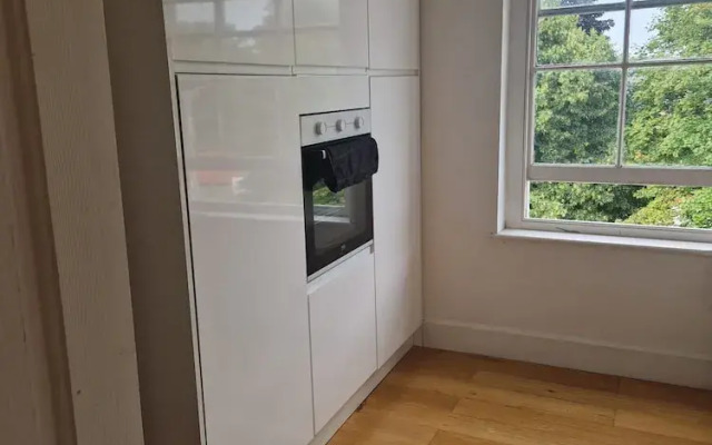 NEW! Grimsby Central, Spacious, 2 Bedrooms