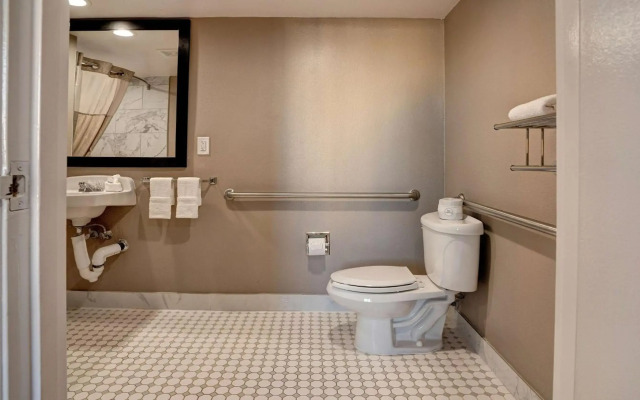 Motel 6 Eureka, CA – Redwood Coast