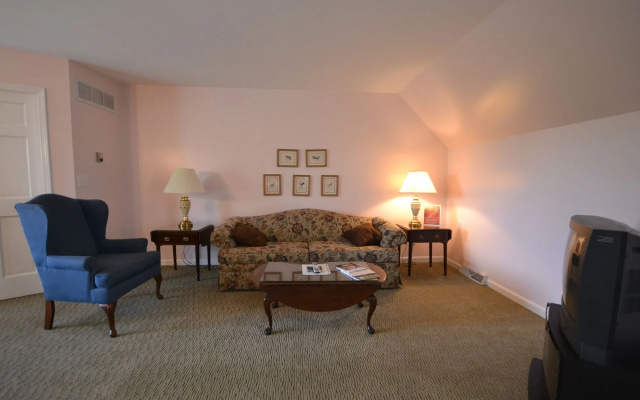 Century Suites Hotel