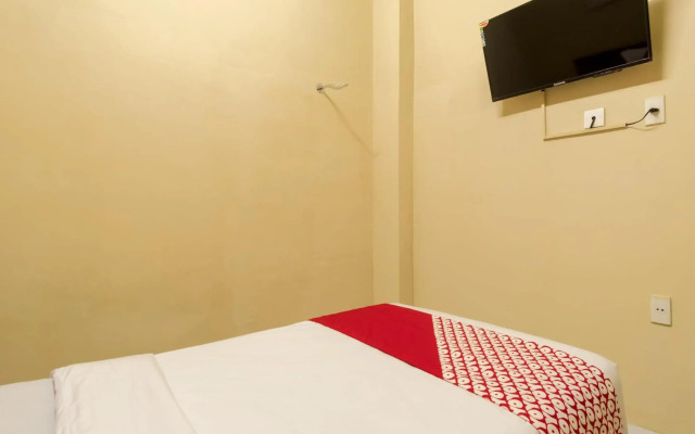 OYO 615 Residence Puri Hotel Syariah