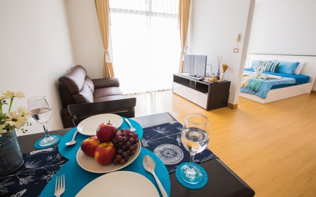 The Seacondo (Room for Holiday)