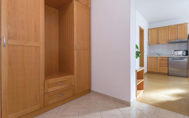 Awesome Home in Makarska With Wifi and 1 Bedrooms