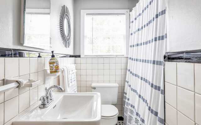 Charming LaVista bungalow