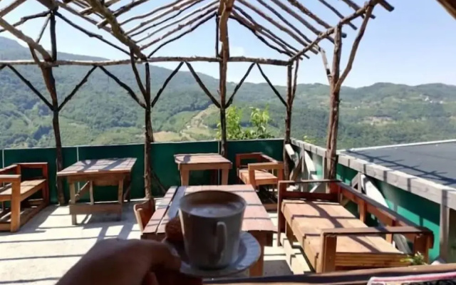 Zi̇rve Dağ Evi̇