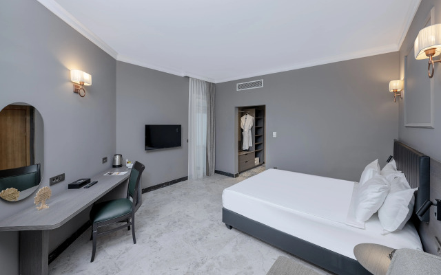 Adora Hotel & Resort