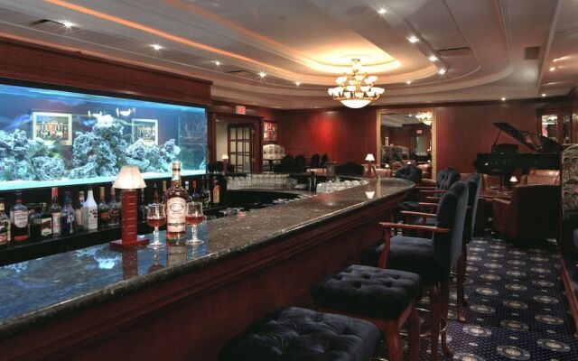 Chateau Louis Hotel & Conference Centre