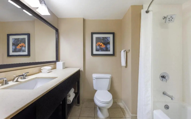 Crowne Plaza Cleveland at Playhouse Square by IHG