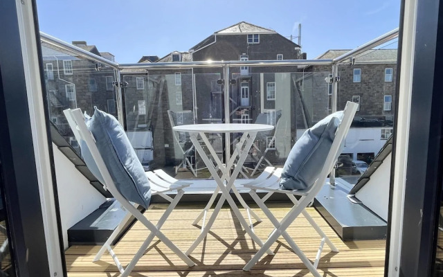 Stunning 3 bed 2 5 Bath Penzance Seaside Balcony