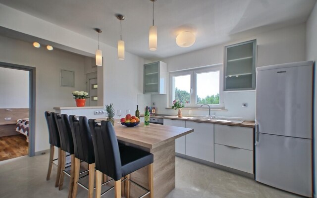 Awesome Home in Blato With Wifi and 6 Bedrooms