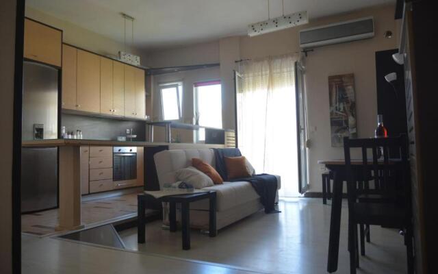 Modern apartment, 5΄ walk from central metro station