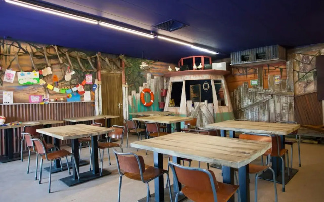 Villa With Roof Terrace Near Veluwemeer