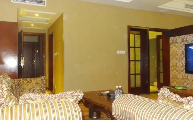 Four Seasons Moon Hotel