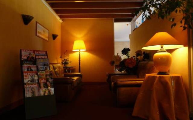Halt Hotel