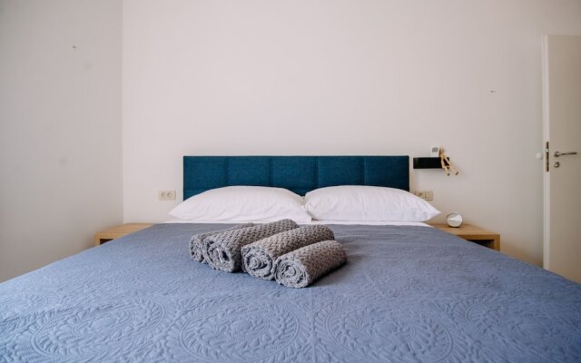 Art Deco Rooms by DuHomes