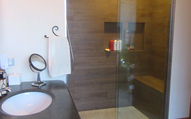 Redwood Valley B & B