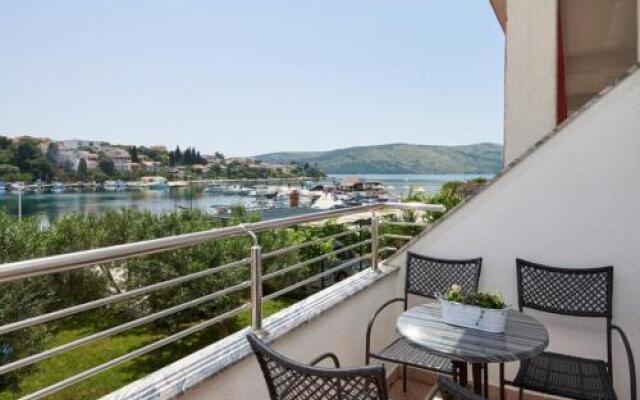 Apartments Mare