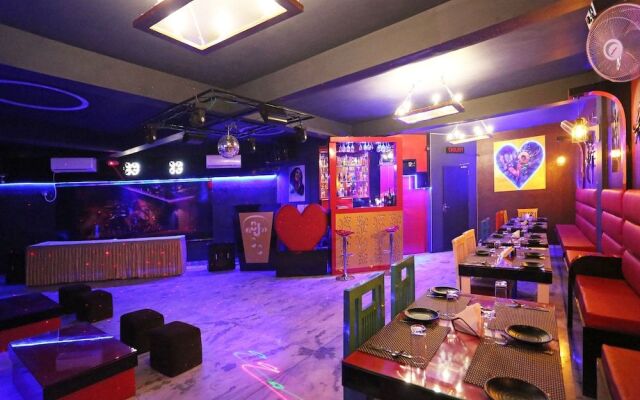 OYO 3202 Hotel Gayatri Residency