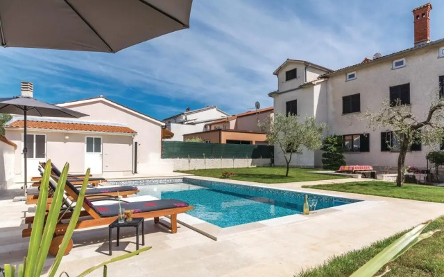 Amazing Home in Stinjan With Wifi and 6 Bedrooms